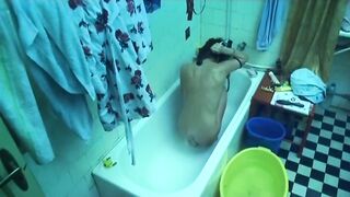 Malgorzata Neumann, Anna Bielecka naked - Korytarz (2004) lusty & peeping scenes