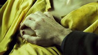 Monica Bellucci nude, Ramona Pringle nude - Shoot 'Em Up (2007)