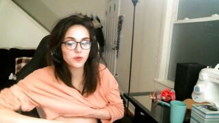 Girl Streamer Tricked into Breast Glide lol