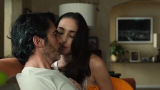 Priscilla Quintana blowjob and Kaley Cuoco bath sex scenes  - Based on a True Story s01e01-07 (2023) hot sex episodes