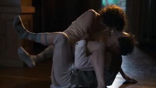 Judith Chemla, Rebecca Marder sexy - La grande magie (2022) hot French scene