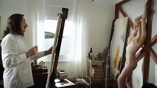 Suki Waterhouse, Andreja Pejic nude - Daliland (2022) nudity scenes