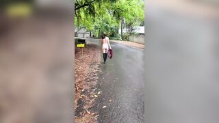 Bare dame sways at people driving by