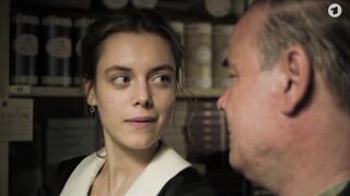 Valerie Stoll nude - Eldorado KaDeWe s01e01 (2021) sexy episode