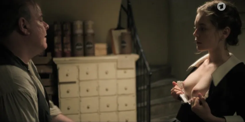 Valerie Stoll nude – Eldorado KaDeWe s01e01 (2021) sexy episode