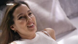 Alexandra Fonsatti, Laura Egger - Alles was zählt e4240 (2023) lesbian hot kiss episode