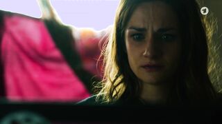 Anke Retzlaff, Picco von Groote hot - Über die Grenze s01e03-04 (2020)