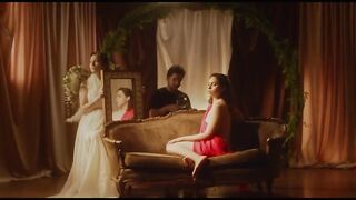 Dan Zapata - Cuarto oscuro (2020) topless scene