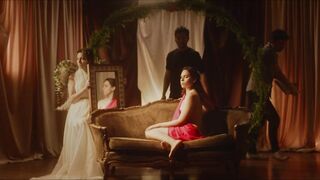 Dan Zapata - Cuarto oscuro (2020) topless scene