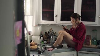 Topless actress Dree Hemingway in the bathtub - Day 47 (2020)