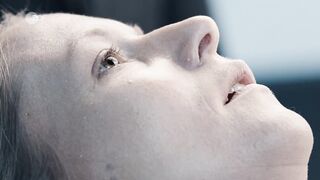 Alice Dwyer, etc - Herr und Frau Bulle s01e01 (2018)