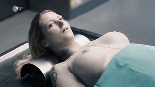 Alice Dwyer, etc - Herr und Frau Bulle s01e01 (2018)