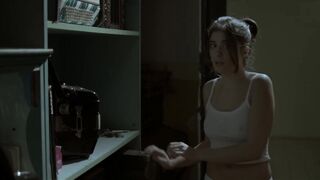 Margherita Oliva nude - Scendere (2018) short nudity scene