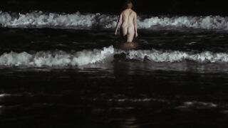 Lou Cantor naked - Full Moon (2017)