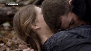 FRENCH EROTIC - Mathilde Ollivier nude - La Sainte Famille (2017)