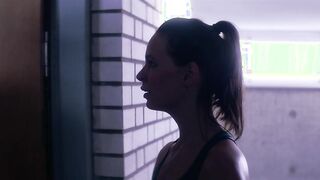 Anja Schiffel nude, Anneke Schwabe nackte - Das weiße Kaninchen (2016) sex movie scene