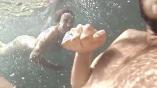 Bruna Martini, Larissa Sarmento naked - De repente  (2016) full frontal scene