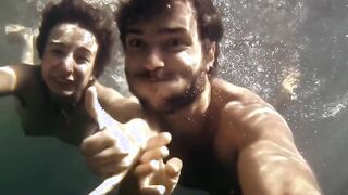 Bruna Martini, Larissa Sarmento naked - De repente  (2016) full frontal scene