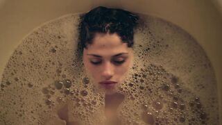 Daphne Scoccia topless, etc - Fiore (2016)