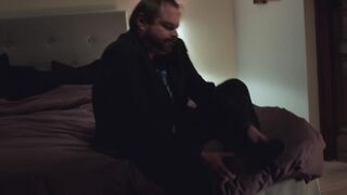 Laura Sepul naked - Ennemi public s01e10 (2016) Bath scene