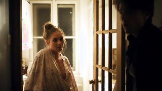 Júlia Huzella nude, Emöke Zsigmond sex - Viadal (2015) hot & nude thriller scene