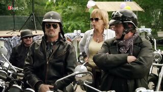 Ulrike Kriener nude - Nägel mit Köppen (2012)