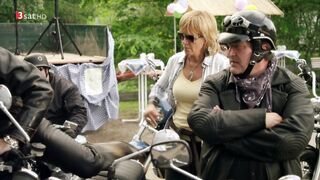 Ulrike Kriener nude - Nägel mit Köppen (2012)