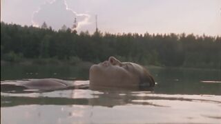 Lana Meniga nude - U šumi (2020)