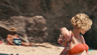 Elena Kampouris sexy - My Big Fat Greek Wedding 3 (2023) hot beach scene