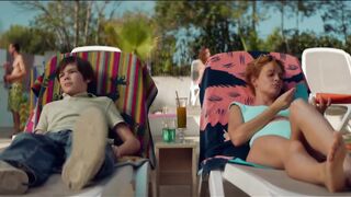 Juliet Lemonnier sexy - Le Loup et la Chatte (2023)