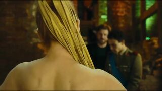 Barbora Bobulova topless - La regola d'oro (2020) short nude scene