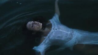 Gordana Djokic - Tišina (2020) topless scenes