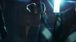 Kathrin Angerer topless, Christina Große ht, Sidney Fahlisch sexy- Nackt über Berlin s01e02e05 (2023)