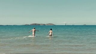 Daphné Patakia nude - Sur la branche (2023)