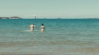 Daphné Patakia nude - Sur la branche (2023)