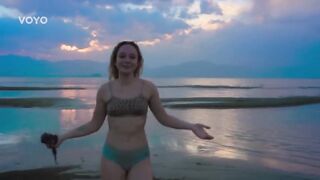 Gabriela Heclová, Zuzana Novotná nude - Extraktori s01e01 (2023)