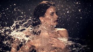 Nude on Stage ❥ Brunette Arctic ❣️ Water Drops