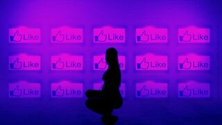 Topless Art Lady Footage ❣️ Gold, bliss and colors