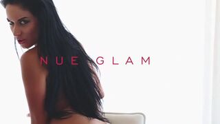 Short Nude ☉ Erotic on Music