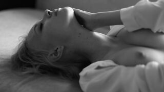 Erotic Art Clip ☉ Sensual Lady