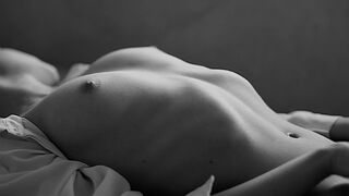 Erotic Art Clip ☉ Sensual Lady