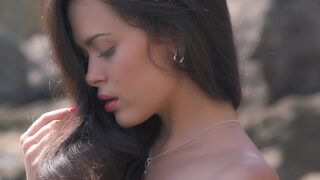 Topless Art ☉ Model Outdoors