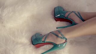 Nudity on Stage ❤️ Topless Model