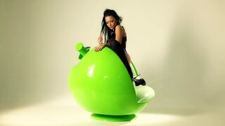 Topless Art ❤️ Green apple between your legs