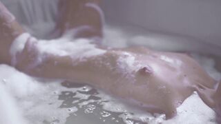 Nudity Lady on BathRoom ☉ Foam Stage
