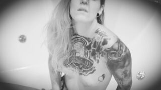 E❤️Rock ❤️ Strip at BathRoom