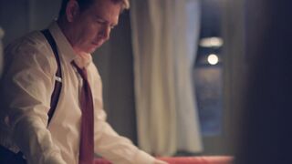 Bedroom Hot Scene Maisie Williams sexy - The New Look s01e01 (2024)