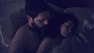 Bedroom Hot Scene Maisie Williams sexy - The New Look s01e01 (2024)