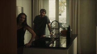 Margot Bancilhon topless - De Grâce s01e05 (2024) Bedroom Scene