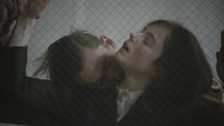 Thomasin McKenzie sexy, Anne Hathaway hot - Eileen (2023)